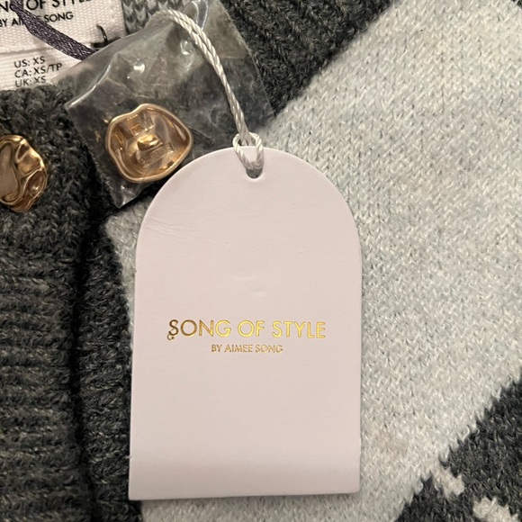 Song of Style Two-Tone Argyle Button Cardigan in Dark Gray & Light Gray - Picture 3 of 3